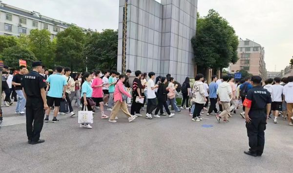 長沙紅光保安服務有限公司,長沙安保服務,長沙安全服務,長沙非武裝押運,勞務派遣服務 長沙紅光保安服務有限公司,長沙安保服務,長沙安全服務,長沙非武裝押運,勞務派遣服務