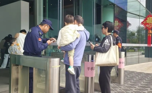 長沙紅光保安服務(wù)有限公司,長沙安保服務(wù),長沙安全服務(wù),長沙非武裝押運,勞務(wù)派遣服務(wù)
