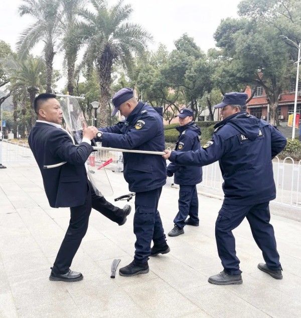 長沙紅光保安服務(wù)有限公司,長沙安保服務(wù),長沙安全服務(wù),長沙非武裝押運(yùn),勞務(wù)派遣服務(wù)